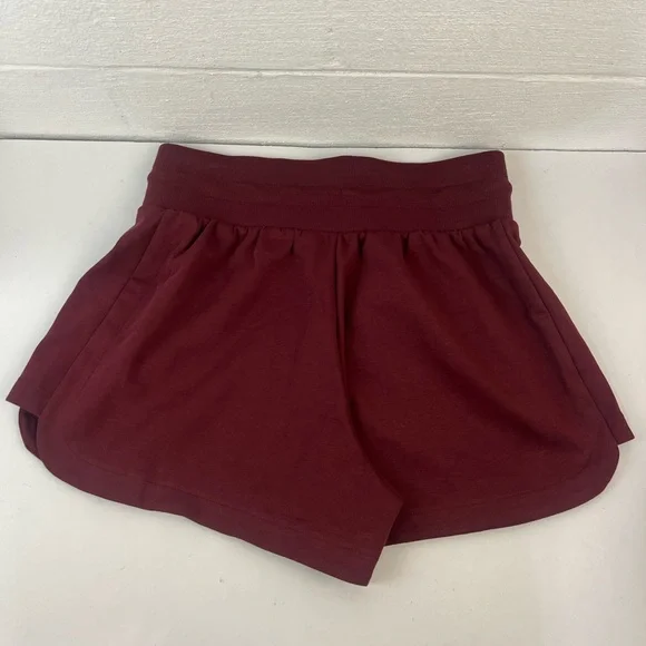 Old Navy Dynamic Fleece High Rise 3.5” Shorts, Medium - Picture 6 of 6